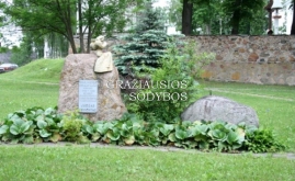 Juozo-Neimonto-kapas-ir-paminklas